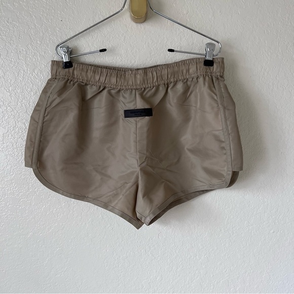 NWT Fear of God ESSENTIALS running shorts size L - Picture 4 of 12